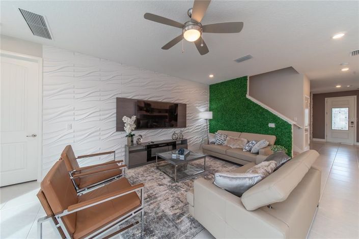 Image No.15-8 Bed Property for sale