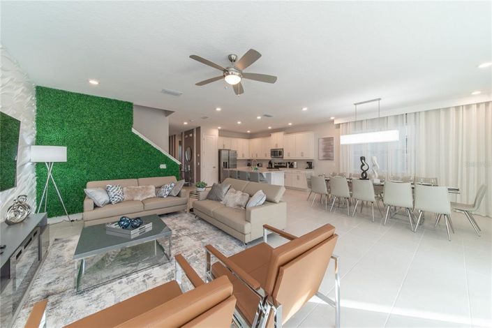 Image No.17-8 Bed Property for sale