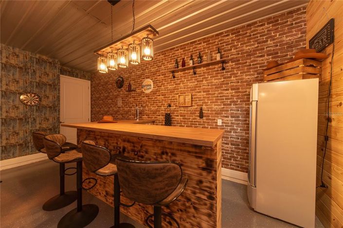 Image No.21-8 Bed Property for sale