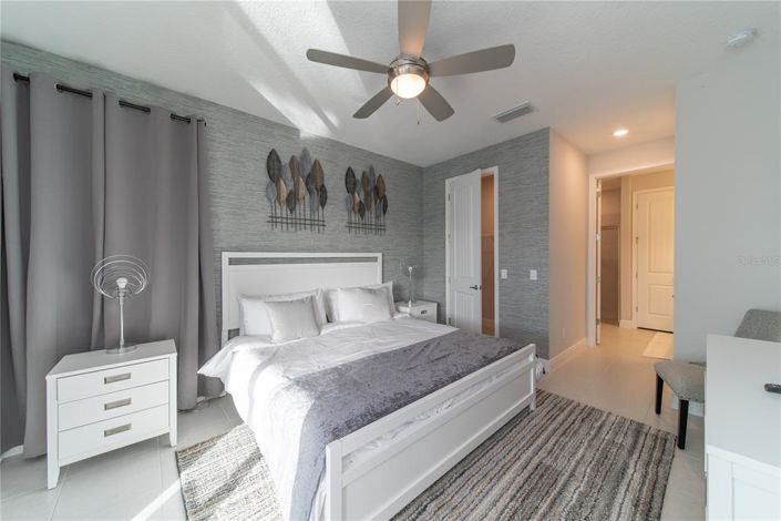 Image No.22-8 Bed Property for sale