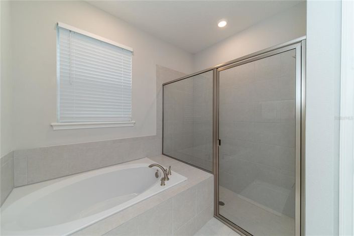 Image No.25-8 Bed Property for sale