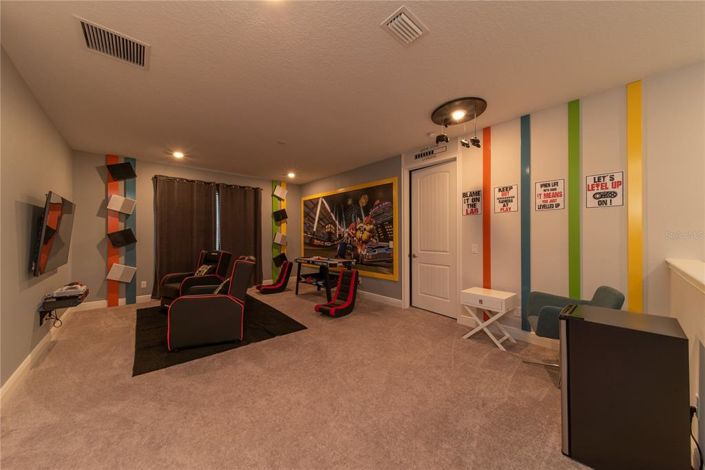 Image No.30-8 Bed Property for sale