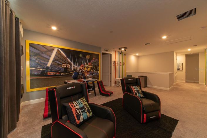 Image No.32-8 Bed Property for sale