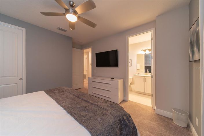 Image No.44-8 Bed Property for sale