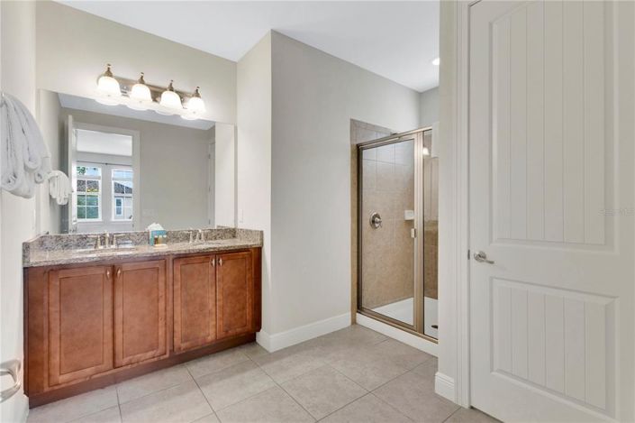 Image No.10-8 Bed Property for sale