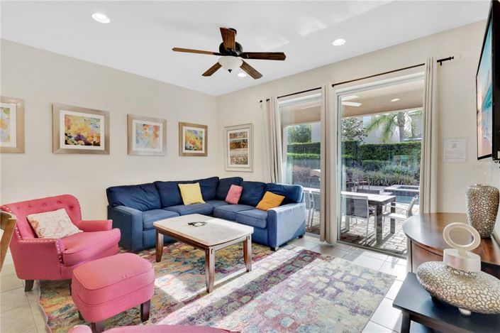 Image No.11-8 Bed Property for sale