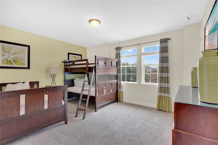 Image No.12-8 Bed Property for sale