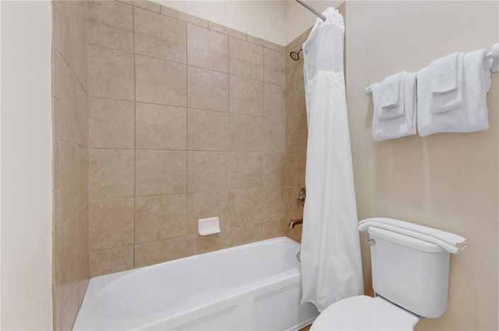 Image No.18-8 Bed Property for sale