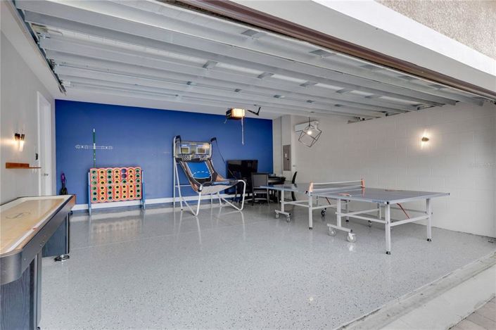 Image No.8-8 Bed Property for sale