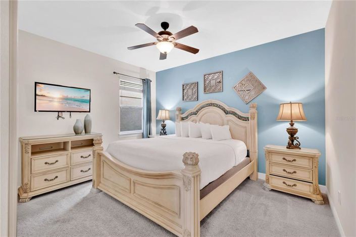 Image No.9-8 Bed Property for sale