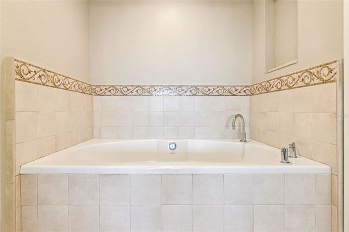 Image No.38-2 Bed Property for sale