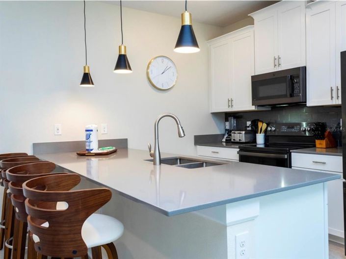 Image No.15-5 Bed Townhouse for sale