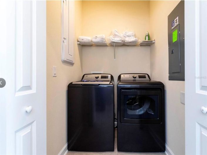 Image No.21-5 Bed Townhouse for sale