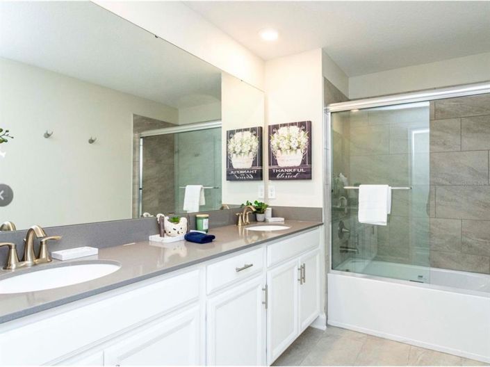 Image No.44-5 Bed Townhouse for sale