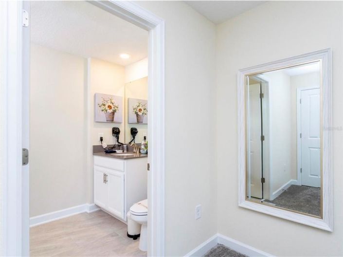 Image No.54-5 Bed Townhouse for sale