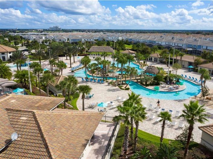 Image No.56-5 Bed Townhouse for sale