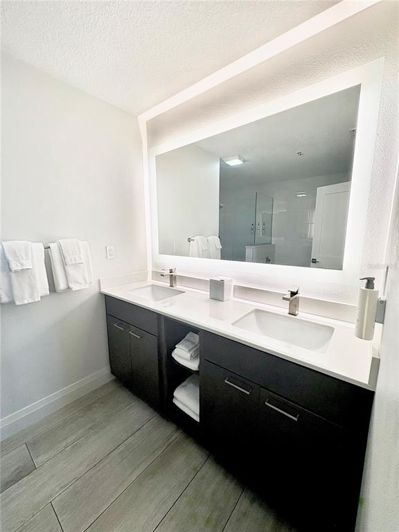 Image No.15-2 Bed Property for sale