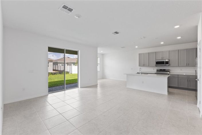 Image No.6-3 Bed Property for sale