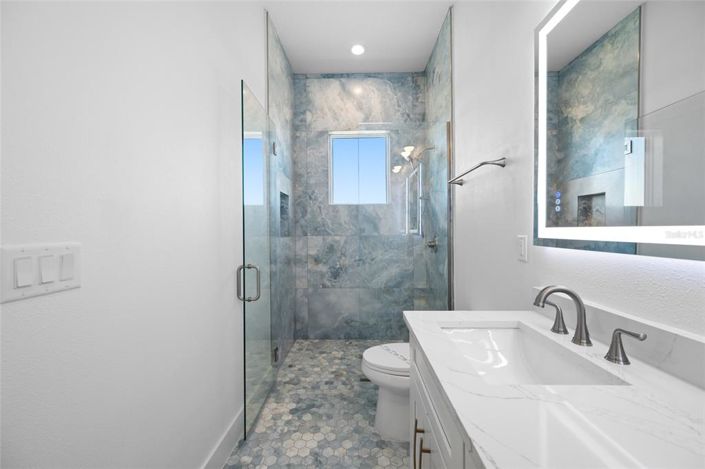 Image No.45-6 Bed Property for sale