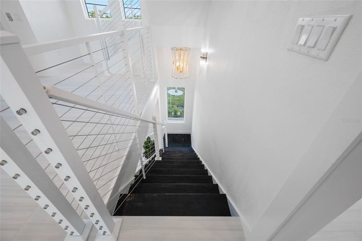 Image No.8-6 Bed Property for sale