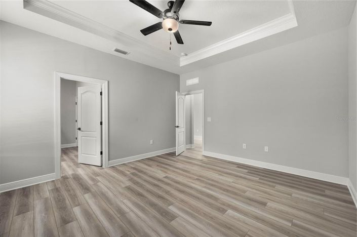 Image No.4-4 Bed Property for sale