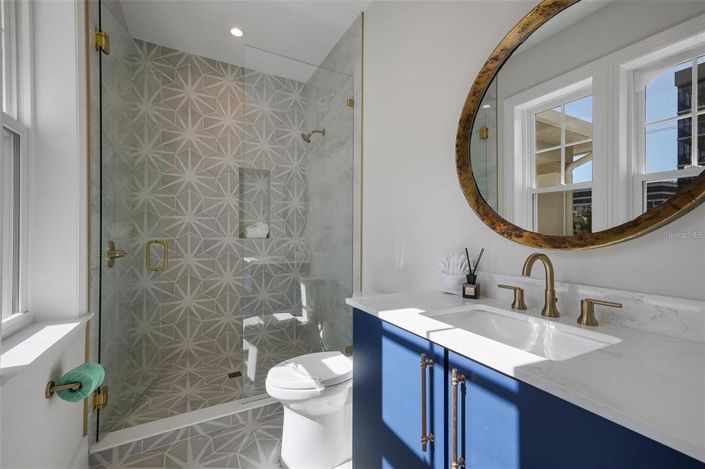 Image No.19-10 Bed Property for sale