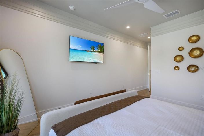 Image No.24-10 Bed Property for sale