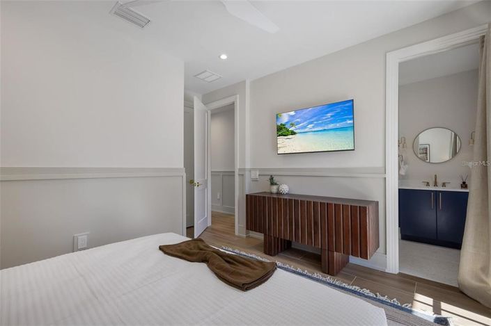 Image No.25-10 Bed Property for sale