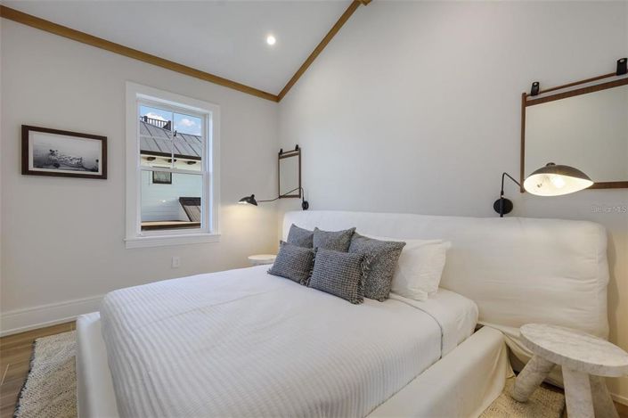 Image No.46-10 Bed Property for sale