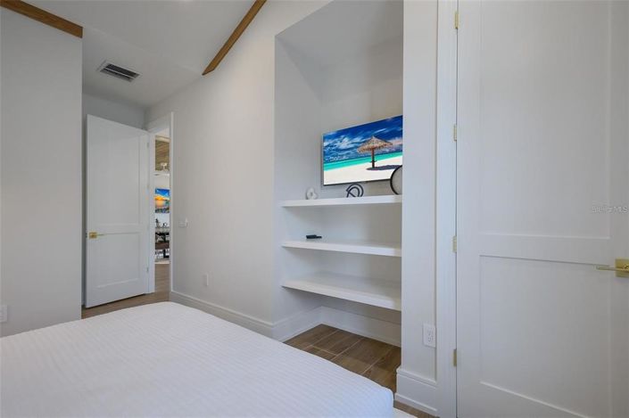 Image No.47-10 Bed Property for sale