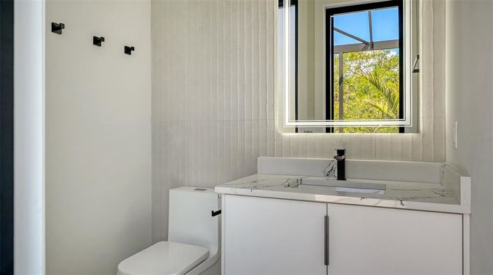 Image No.38-4 Bed Property for sale
