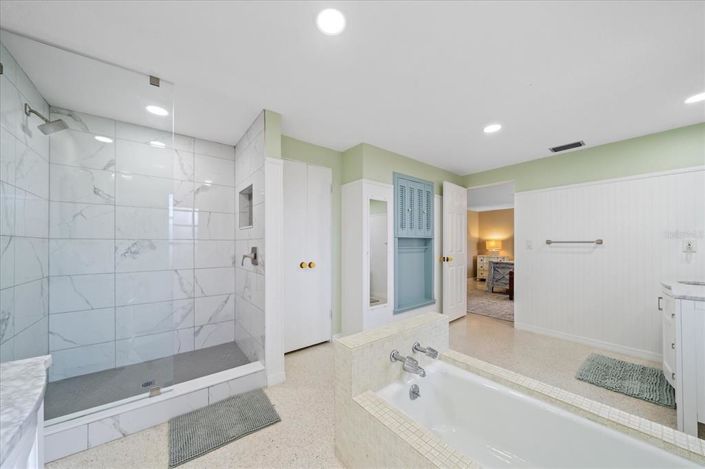 Image No.27-3 Bed Property for sale