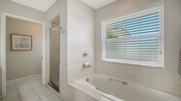 Image No.16-4 Bed Property for sale