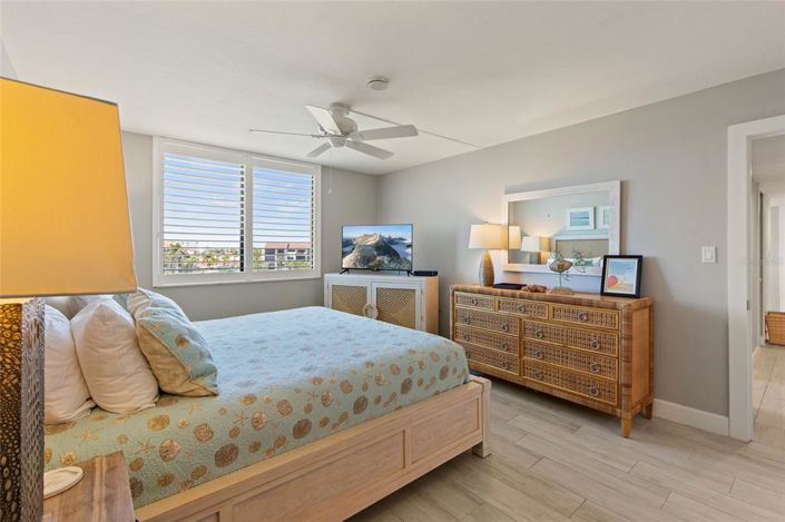 Image No.24-2 Bed Property for sale