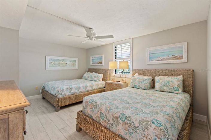 Image No.28-2 Bed Property for sale