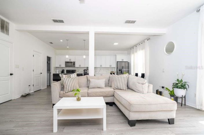 Image No.20-4 Bed Property for sale
