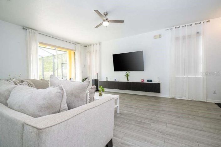 Image No.32-4 Bed Property for sale