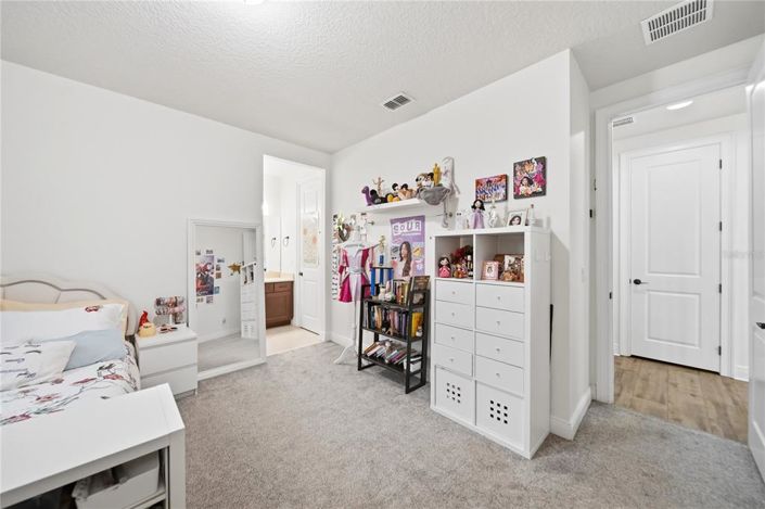Image No.27-5 Bed Property for sale