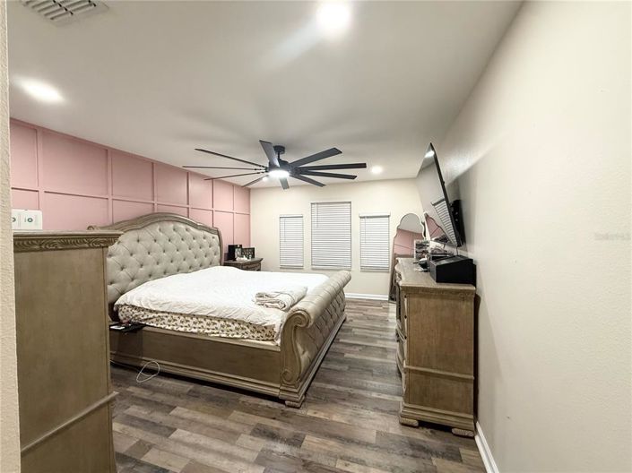 Image No.32-4 Bed Property for sale