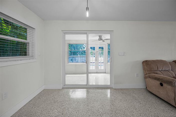 Image No.12-2 Bed Property for sale