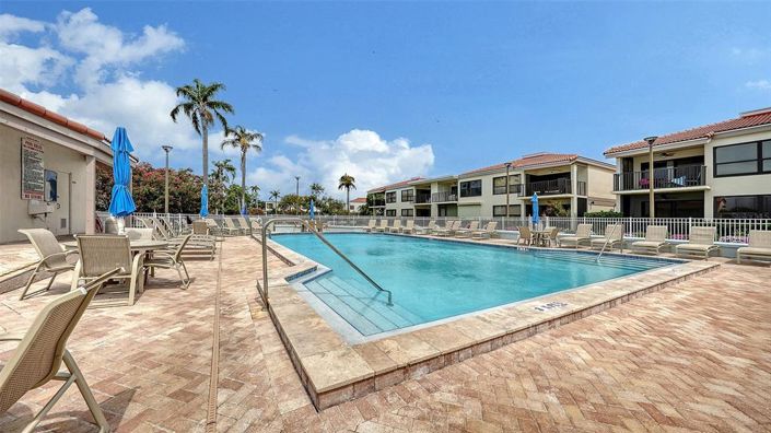 Image No.37-2 Bed Property for sale