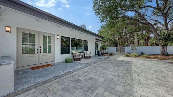 Image No.7-4 Bed Property for sale