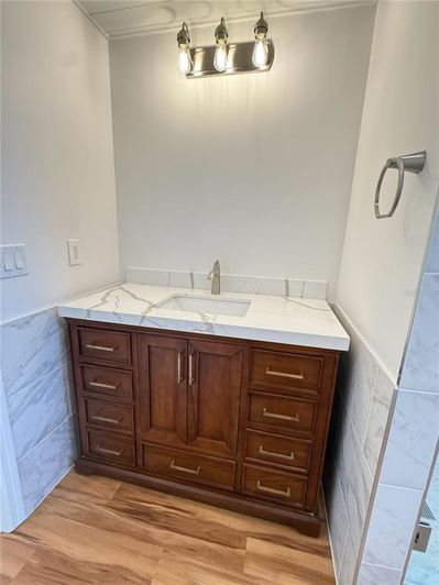 Image No.45-3 Bed Property for sale