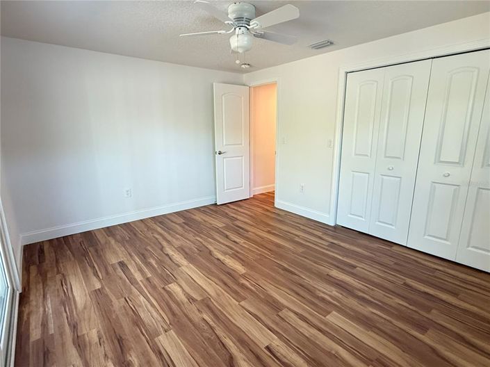 Image No.50-3 Bed Property for sale