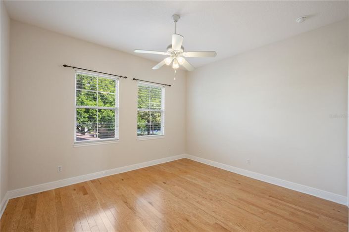 Image No.27-4 Bed Property for sale