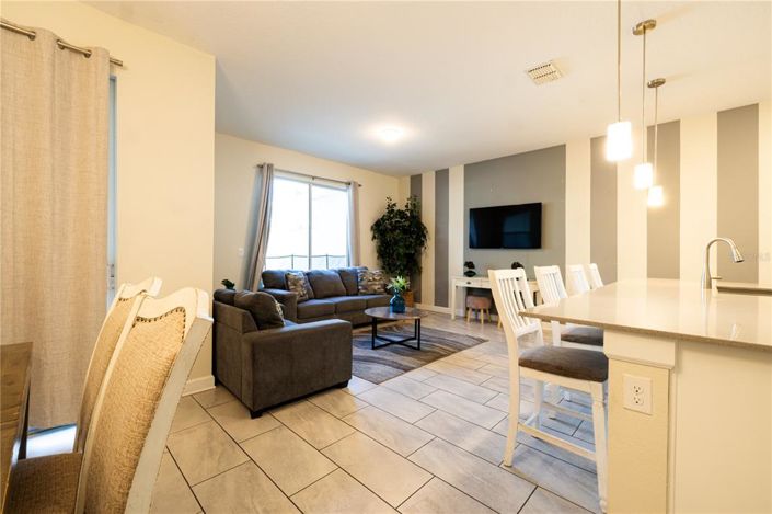 Image No.27-4 Bed Townhouse for sale