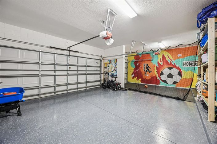Image No.24-6 Bed Property for sale