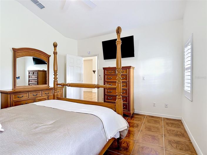 Image No.30-3 Bed Property for sale