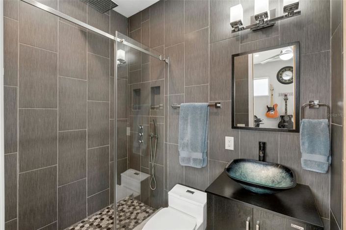 Image No.29-5 Bed Property for sale
