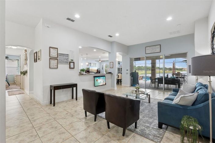 Image No.5-5 Bed Property for sale